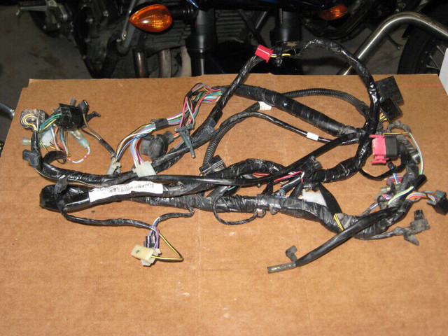 1999-2000 kawasaki zrx-1100 wiring harness oem in Other in London - Image 2