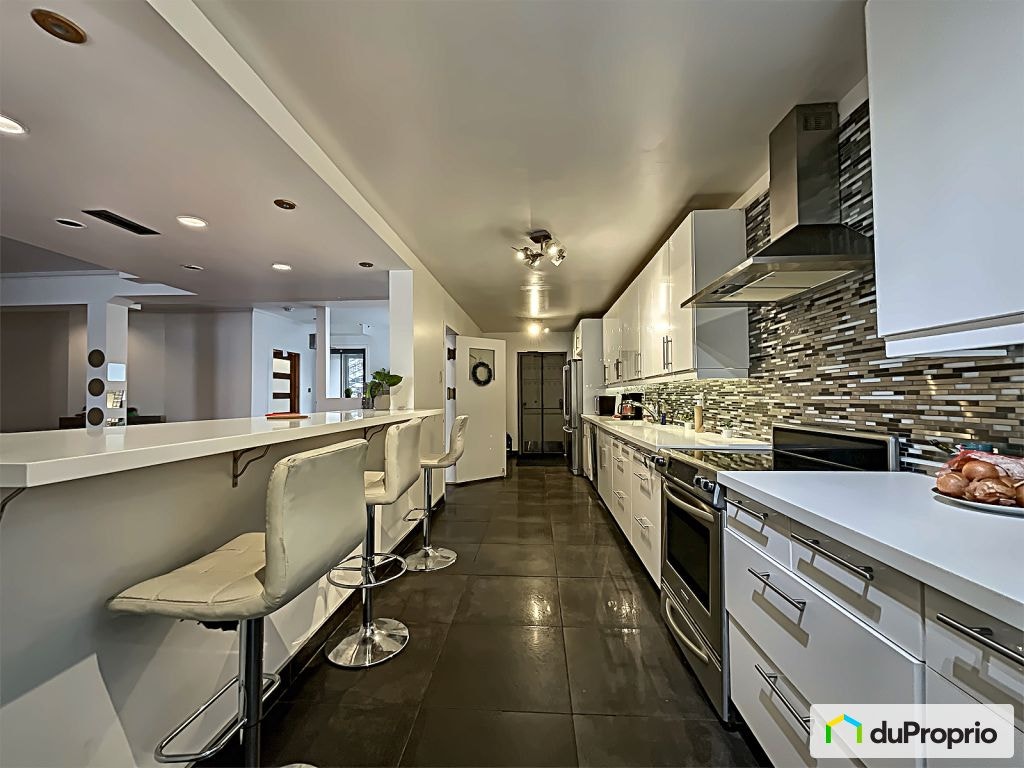 $1,699,000 - 6 units or more for sale in Verdun — photo 2