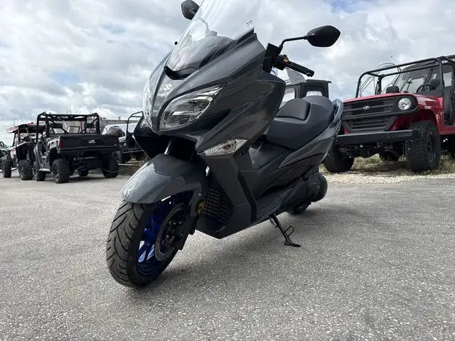 2025 Suzuki BURGMAN 400 in Scooters & Pocket Bikes in Winnipeg - Image 6
