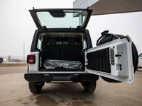 Welcome to 400 Chrysler Dodge Jeep Ram. BRIGHT WHITE,NON VENTED STEEL HOOD PACKAGE -inc: Non-Vented... (image 7)