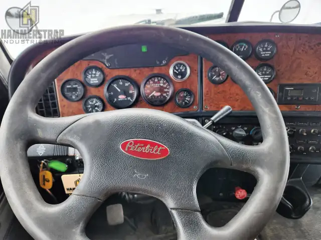 2004 PETERBILT 378 Sleeper Semi Truck w/ C15 Cat Engine in Heavy Trucks in Edmonton - Image 20