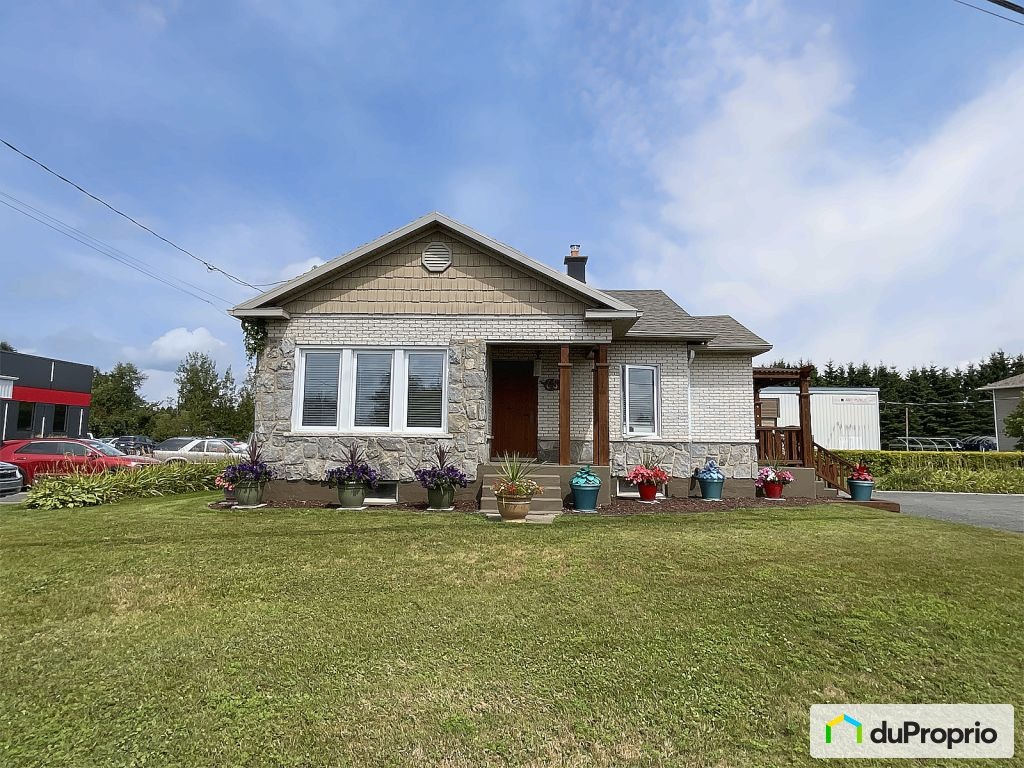 $360,000 - Bungalow for sale in St-Anselme — photo 1