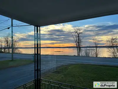 Maison 4 chambres entièrement rénovée avec vue spectaculaire sur le fleuve, cachet d'origine préserv...