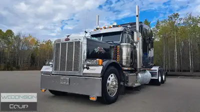 TANDEM AXLE SLEEPER TRUCK TRACTOR (Unit #02558) Located in Petitcodiac, NB. Shipping and Financing A...