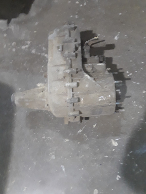 Transfer Case 2005 Dodge 2500 360gas with auto trans in Transmission & Drivetrain in Calgary - Image 4