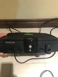 X BOX with 3 Controllers & remote PLUS 14 GAMES.