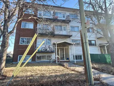 **8 Plex à vendre*7781 22e Avenue*Saint-Michel** 1 590 000$ Situé à un emplacement stratégique, cet...