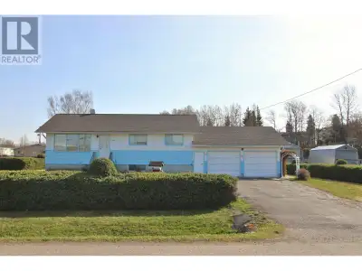 * PREC - Personal Real Estate Corporation. Centrally located, very well cared for 1-owner home on ma...