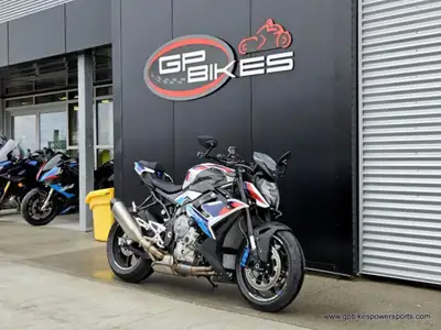 No money down.Credit approved in minutes* OACJust...CLICK HERE 2024 BMW M 1000 R Light White/M Motor...