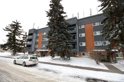 Welcome Home! Lovely 2 bedroom 1 bathroom unit located in the heart of the community of Renfrew, NE...