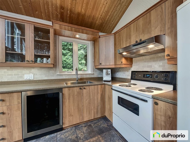 $698,000 - Cottage for sale in St-Alban — photo 3