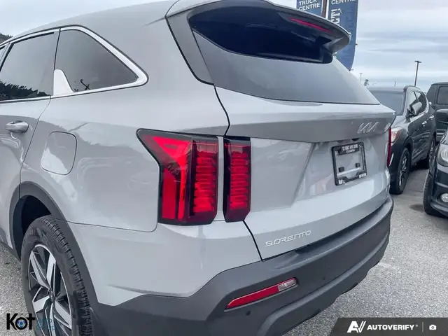 2023 KIA Sorento LX+ AWD for sale in Cars & Trucks in Kelowna - Image 27