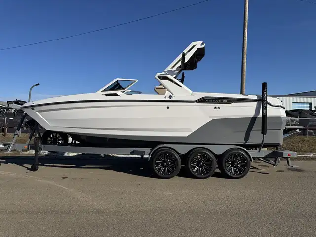 2025 Mastercraft XStar 23 in Powerboats & Motorboats in St. Albert - Image 2
