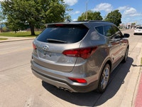 2018 Hyundai Santa Fe Sport 2.0T SE AWD,excellent conditions,two previous owners,clean carfax,low ki... (image 7)
