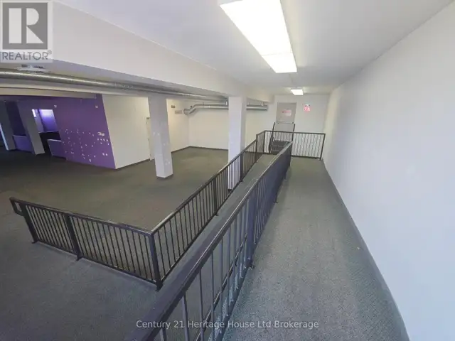 22 KENT STREET Woodstock (Woodstock - North), Ontario in Commercial & Office Space for Rent in Woodstock - Image 4