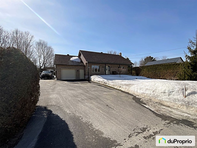 $580,000 - Bungalow for sale in Granby — photo 2