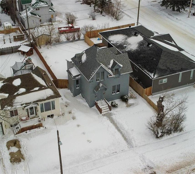 76 5TH Street SE Portage La Prairie, Manitoba in Houses for Sale in Portage la Prairie - Image 3
