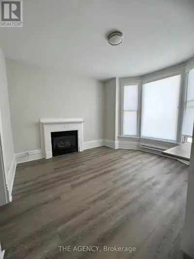 3 - 139 1/2 JOHN STREET S Hamilton (Corktown), Ontario