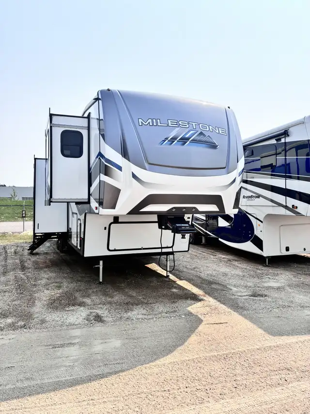 2023 Heartland MILESTONE 370 FLMB in Travel Trailers & Campers in St. Albert - Image 2