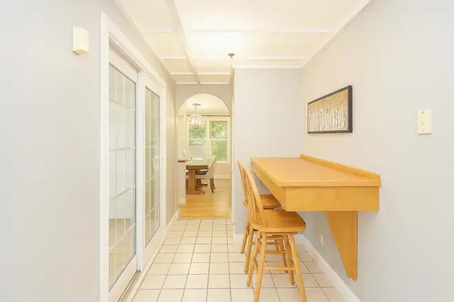 17-083 Spacious, Prime South End! Short walk to downtown Halifax in Long Term Rentals in City of Halifax - Image 7