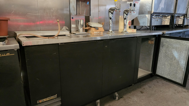 HUSSCO EDMONTON USED Back Bar Restaurant Kitchen Equipment in Industrial Kitchen Supplies in Edmonton - Image 2