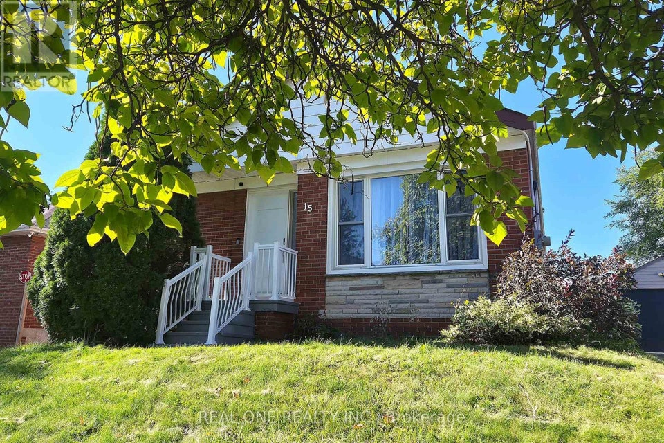 MAIN LEVEL - 15 CASTILLE AVENUE Toronto (Wexford-Maryvale), Onta 2