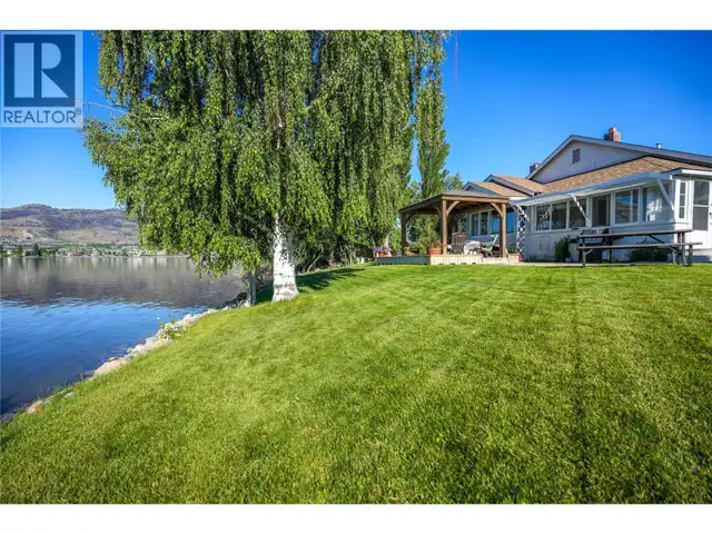9 Harbour Key Drive Osoyoos, British Columbia in Houses for Sale in Penticton - Image 4