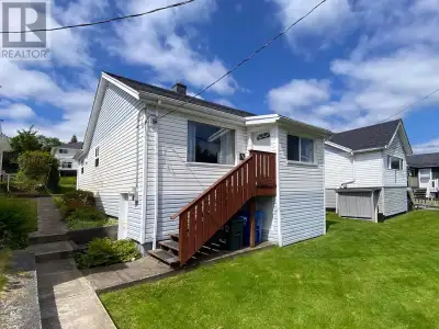 * PREC - Personal Real Estate Corporation. This beautifully maintained 3 bedroom, 1 bath home is sit...