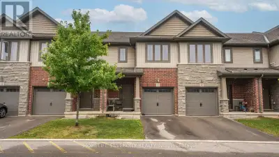 3 - 77 DIANA AVENUE Brantford, Ontario
