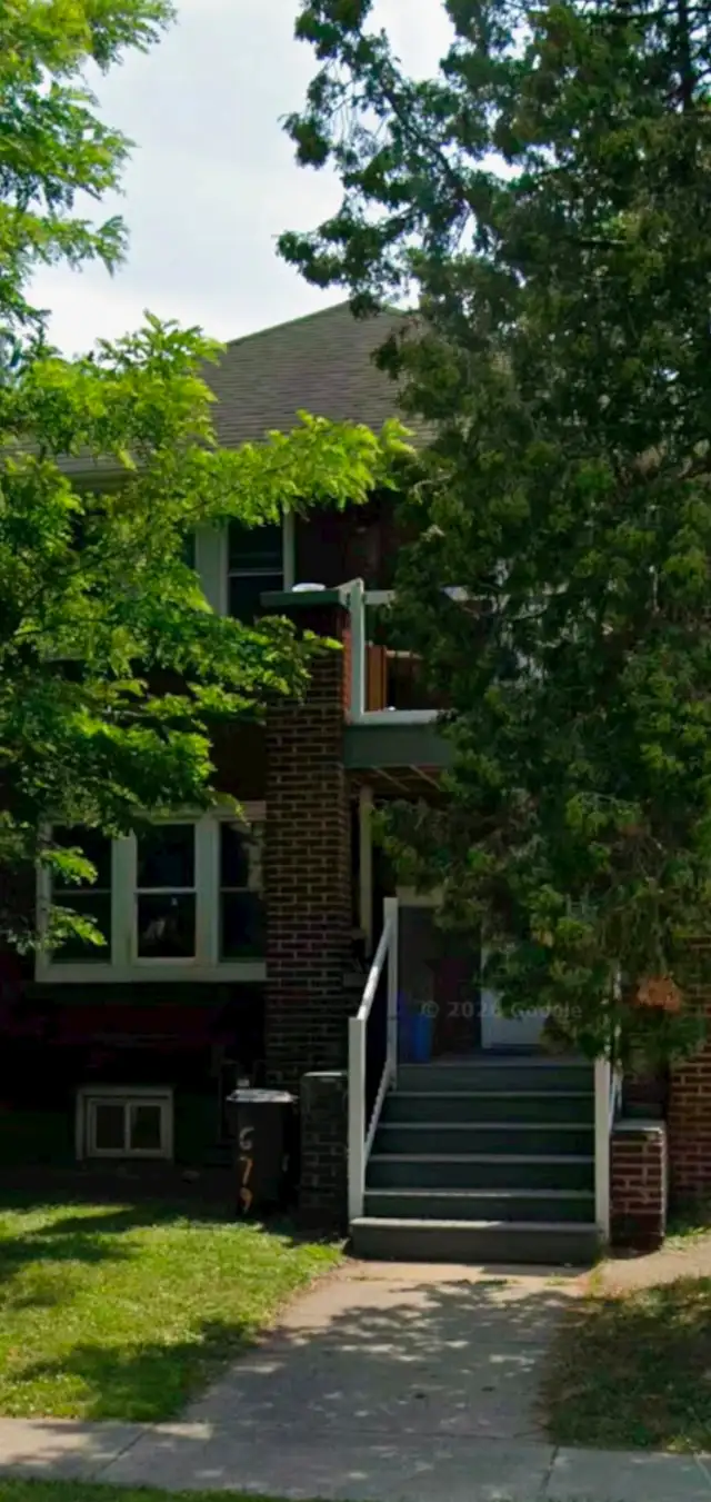 Near UofW Duplex units April or May 1st