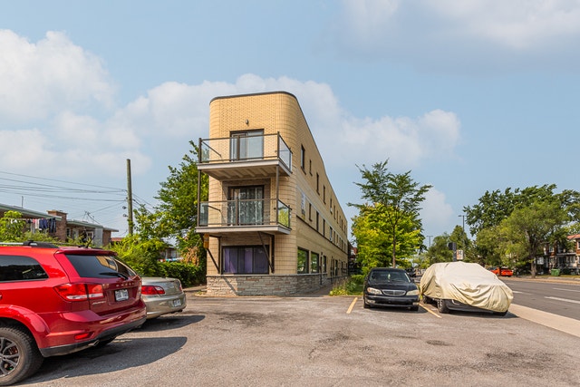 10110 Boulevard Saint-Michel — photo 2