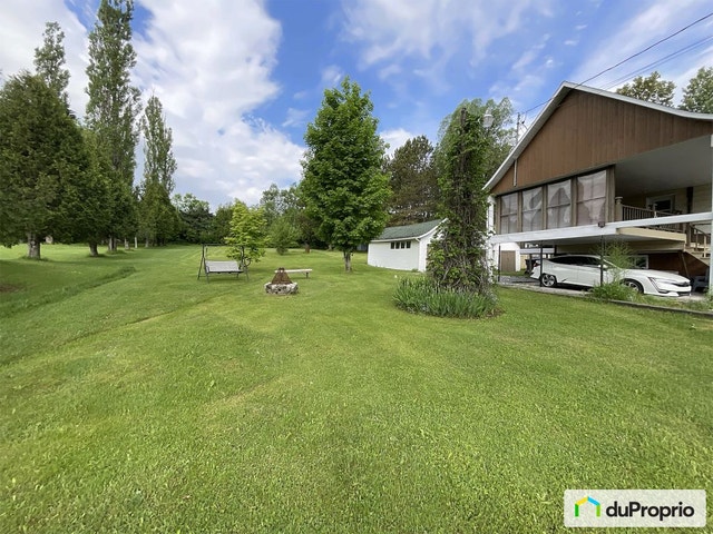 $299,000 - Bungalow for sale in Témiscouata-sur-le-Lac — photo 2
