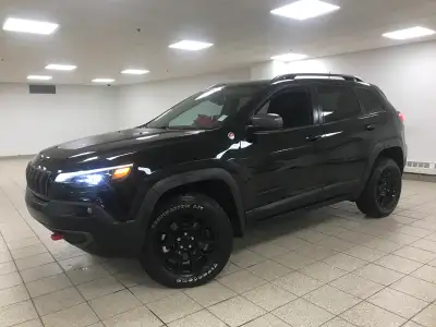 The 2021 Jeep Cherokee Trailhawk stands out immediately with the kind of capability-focused personal...