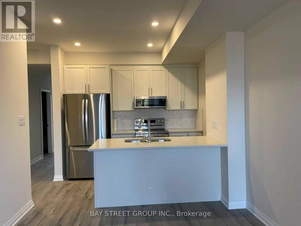 205 - 12 BLANSHARD STREET Hamilton (Kirkendall), Ontario 2
