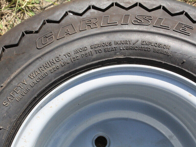 Swathmaster/Rake-Up 4-Bolt Tire & Rim (16.5x6.5-8 Carlisle) in Other in Saskatoon - Image 4