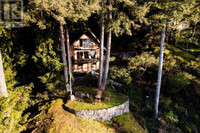 886 SCHOONER LANE Bowen Island, British Columbia