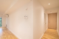 Renovated Akelius studio apartment for rent. Located near Decelles Ave in the Cote-des-Neiges neighb... (image 4)