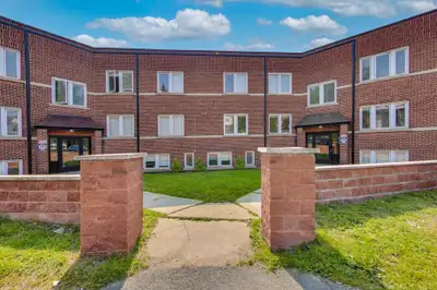 Beautifully Renovated 2 Bedroom Unit