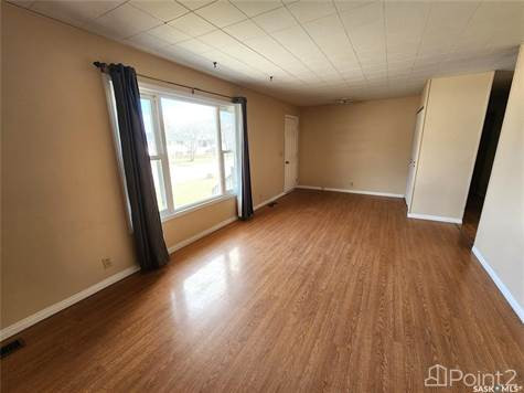 209 3rd AVENUE E in Houses for Sale in Regina - Image 4