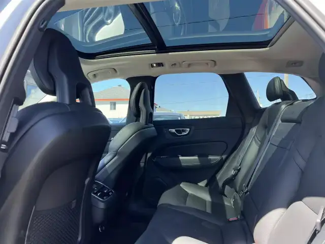 2018 VOLVO XC60 T5 Momentum in Cars & Trucks in Laval / North Shore - Image 19