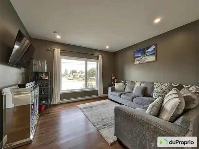 $714,000 - 2 Storey in Trois-Rivières (Cap-De-La-Madeleine) in Houses for Sale in Trois-Rivières - Image 5