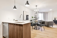 Promotion en cours plus de détails au bureau de location Vivaxcès District Delson, cest ladresse idé... (image 1)