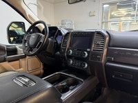 If you're shopping for a proper Super Duty — the kind that delivers luxury, capability, reliability,... (image 7)