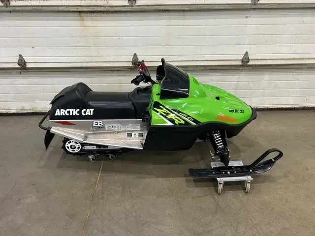 2016 Arctic Cat ZR 120 in Snowmobiles in Moose Jaw - Image 4