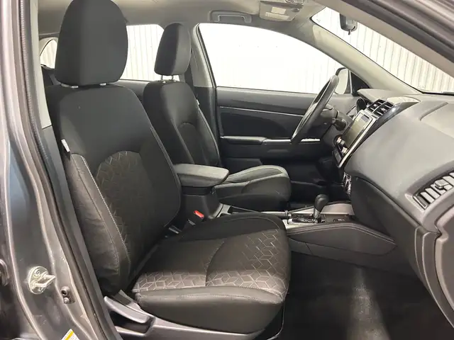 2022 Mitsubishi RVR ES AWD Bluetooth Sièges Chauffants *Traction in Cars & Trucks in Shawinigan - Image 19