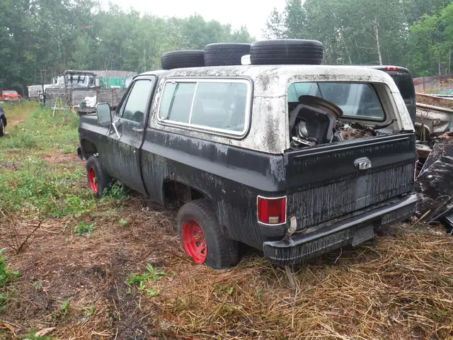 1978 Ford Bronco,Chevy Blazer, 2002 chev S10 for parts, restore in Auto Body Parts in City of Toronto - Image 7