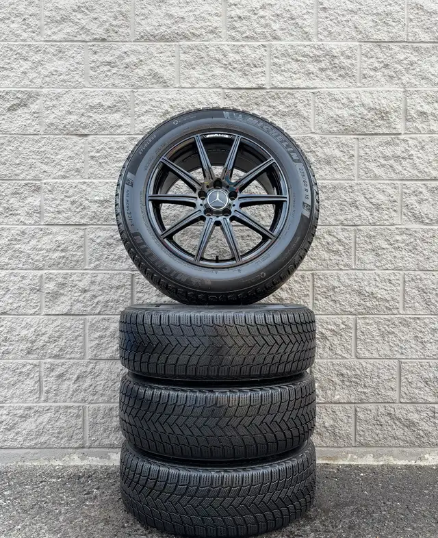 (98%) 4x 235/60R18 Michelin Winters w/ MB GLC Rims in Tires & Rims in City of Toronto - Image 2