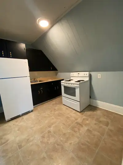 Sept 1st: 2-Bedroom Unit in Sydney, Great Location