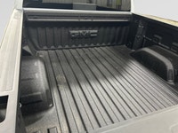 Welcome to Capital GMC! This 2026 GMC Sierra 1500 in Glacier White Tricoat is equipped with 4WD and... (image 9)