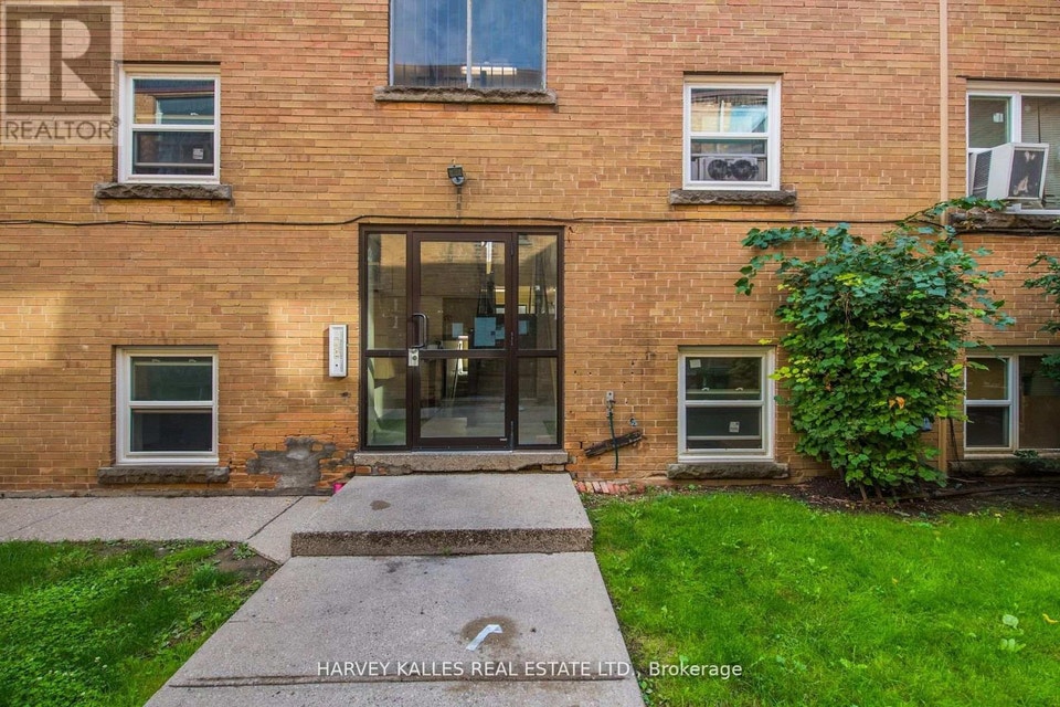 8 - 2905 ST CLAIR AVENUE E Toronto (O'Connor-Parkview), Ontario 3